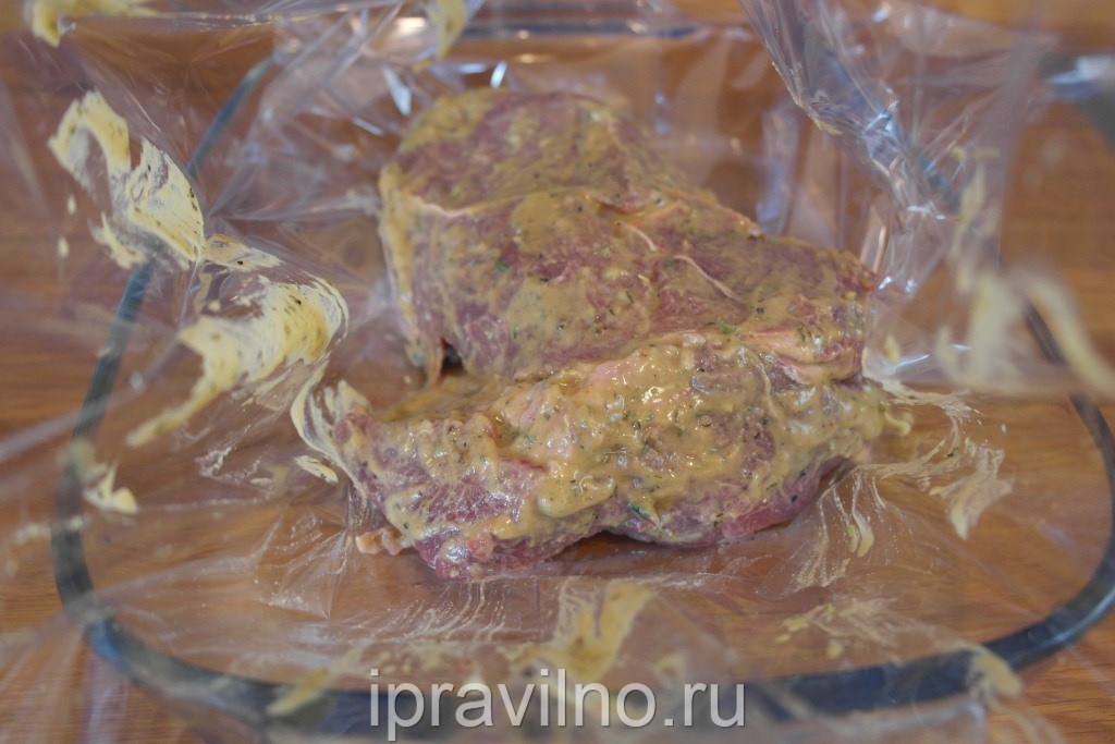 Nötköttpannor kokta   senapssås   sätt köttet i en påse (ärm) för bakning